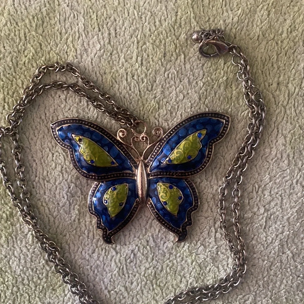 Butterfly Necklace - Picture 6 of 6